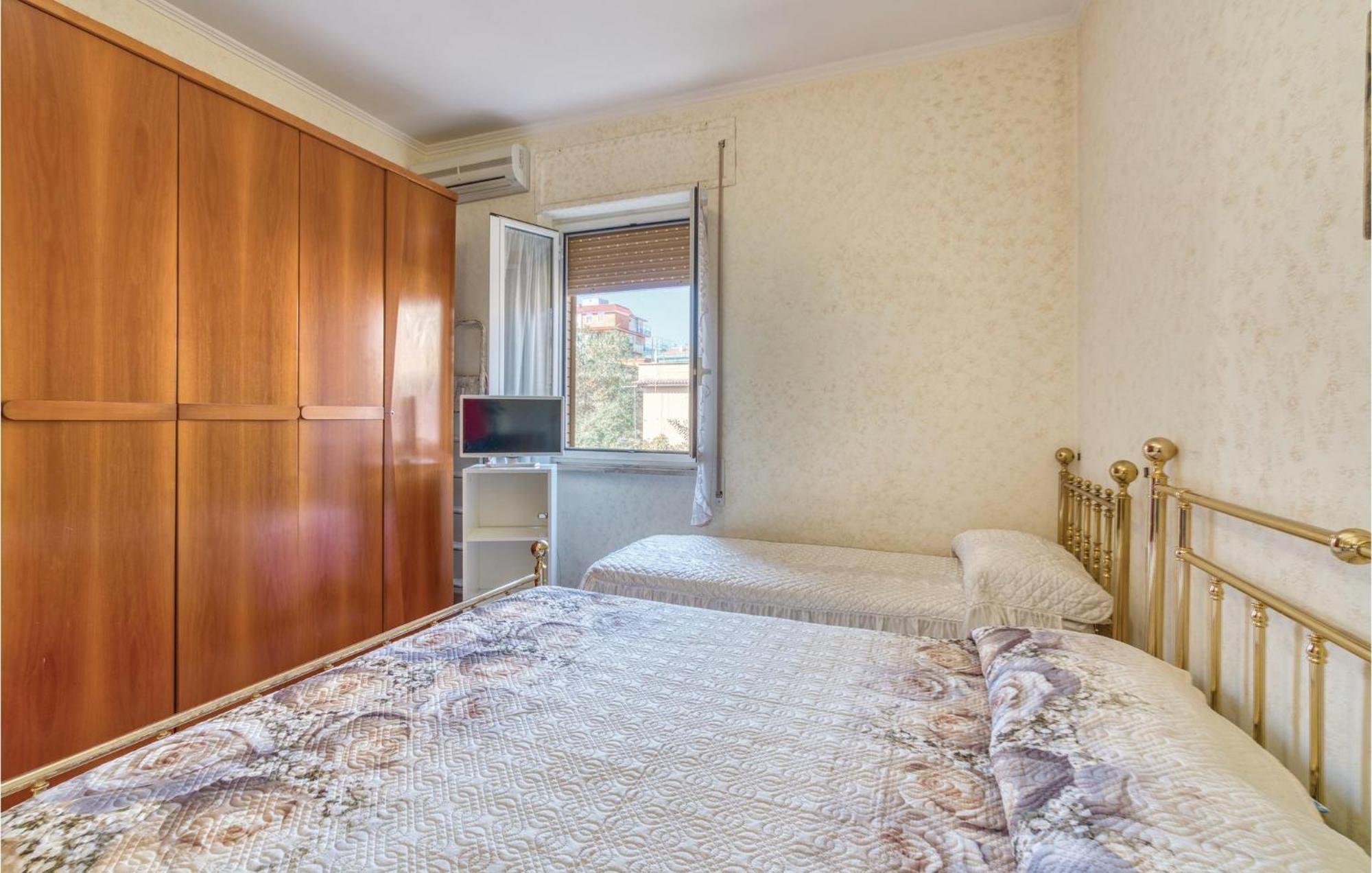 Gorgeous Apartment In Ladispoli Rm With Wifi Exteriér fotografie